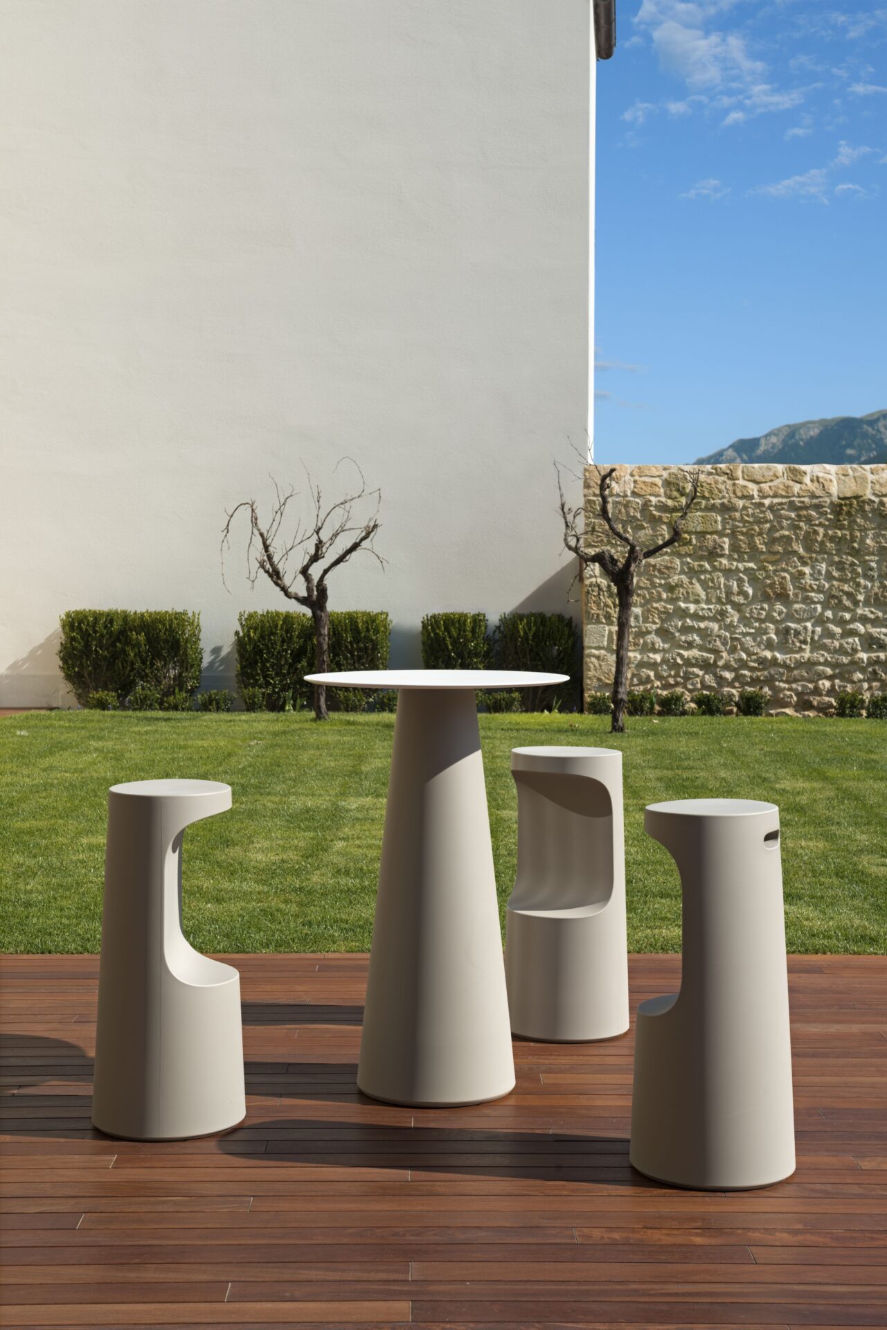 Fura Stool_Fura Table_design Form Us With Love_day 2_High